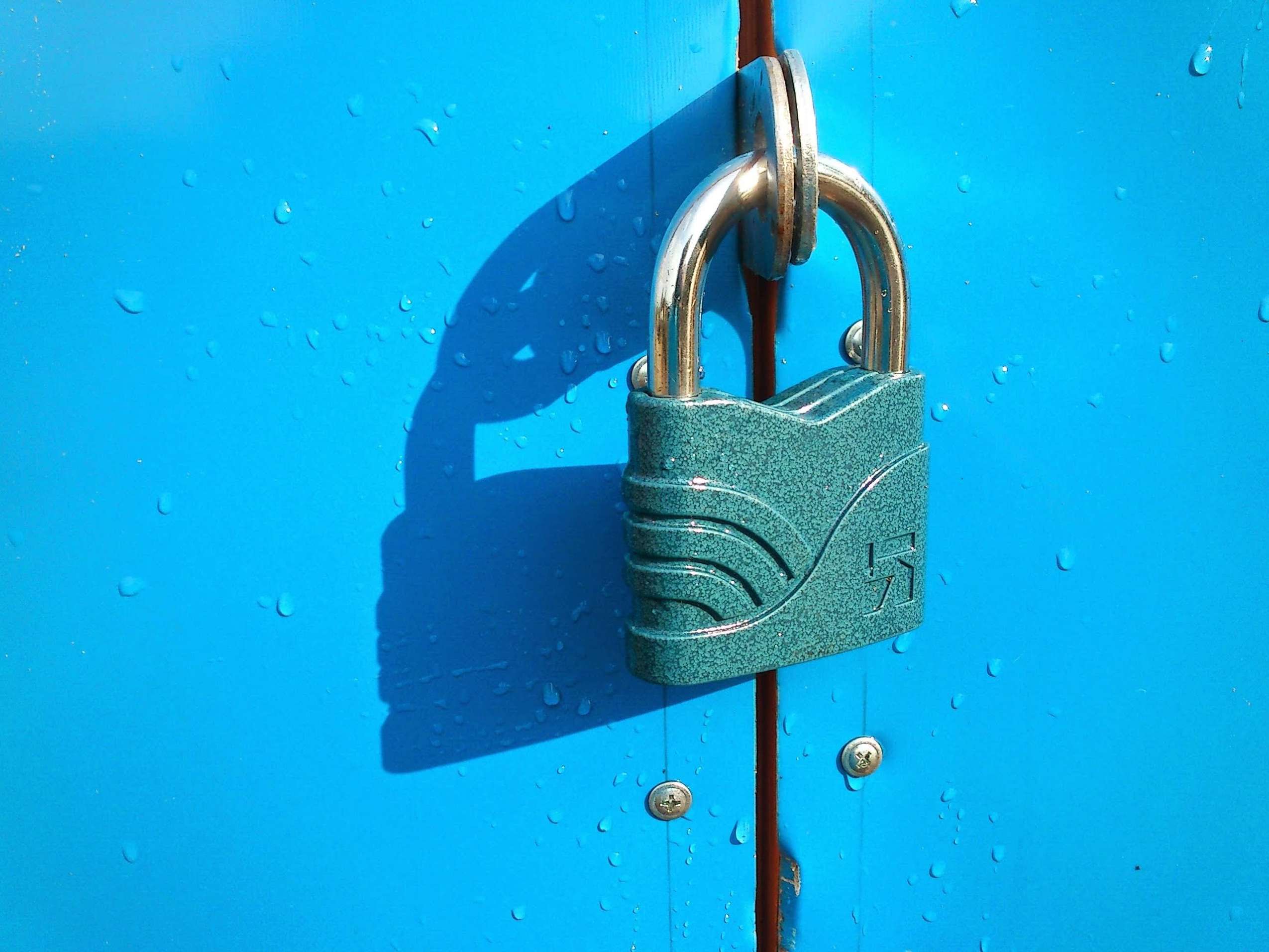 Back to 2012. Blue lock on blue gate.